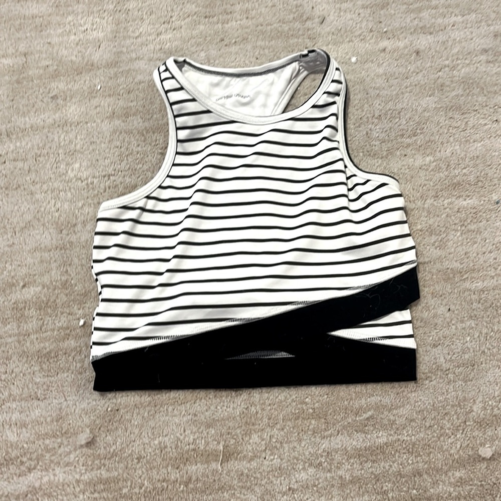 PREPPY WORKOUT CROP🌊